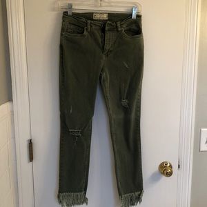 Free People green crop frayed hem jeans, size 27